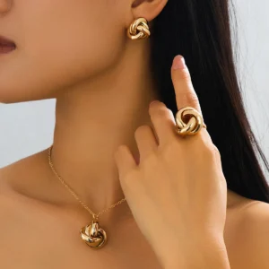 Golden Interlocking Knot Jewellery Set – Necklace, Earrings & Ring